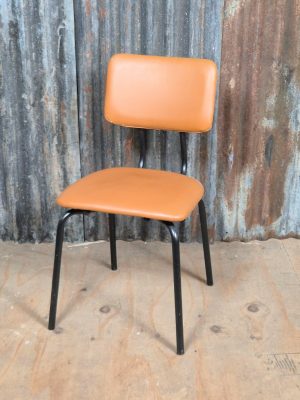 Cognac Eettafel Stoel Met Zwart Frame