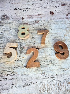 Houten Cijfers H18,5cm (2/5/7/8 en 9)