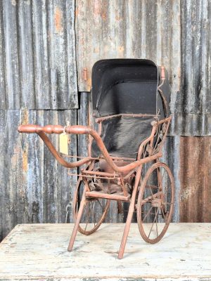 Nostalgische Poppenwagen