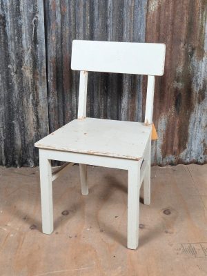 Speels Wit Geleefde Houten Stoel