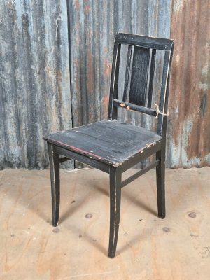 Speels Zwart Geleefde Houten Stoel